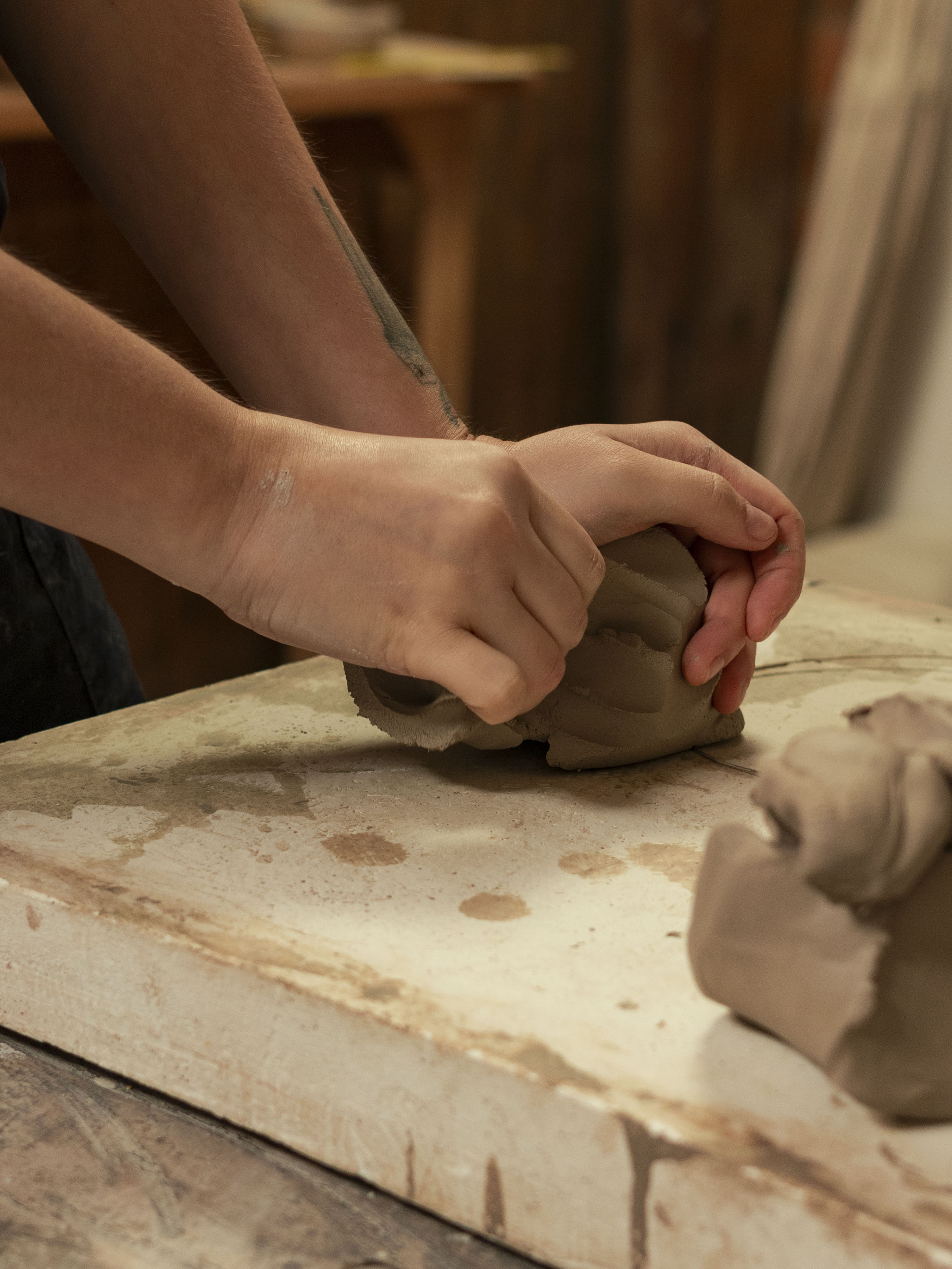 Taller ceramica medellin - espacio de trabajo artesanal
