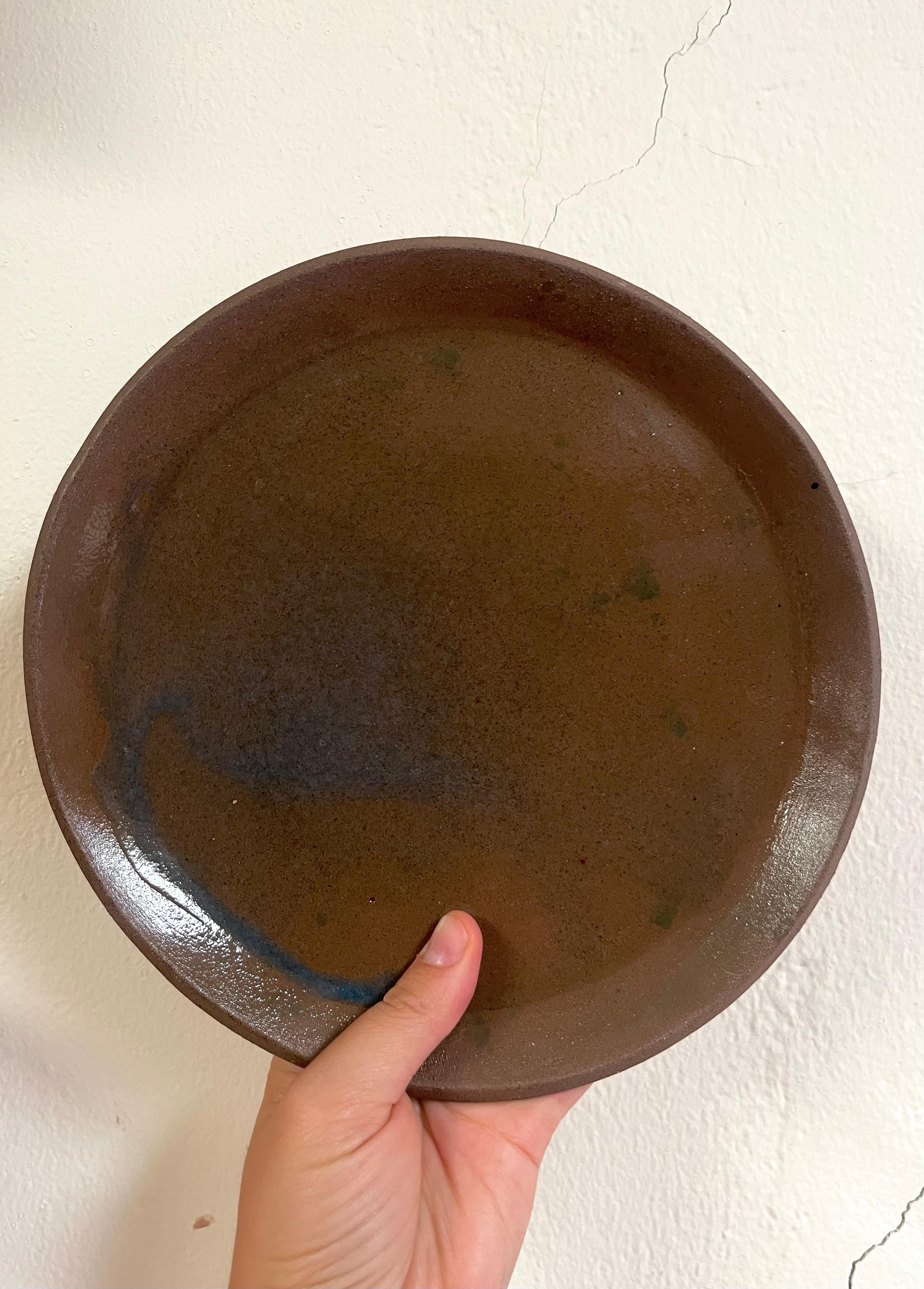 Plato de cerámica artesanal - taller de ceramica en Medellín