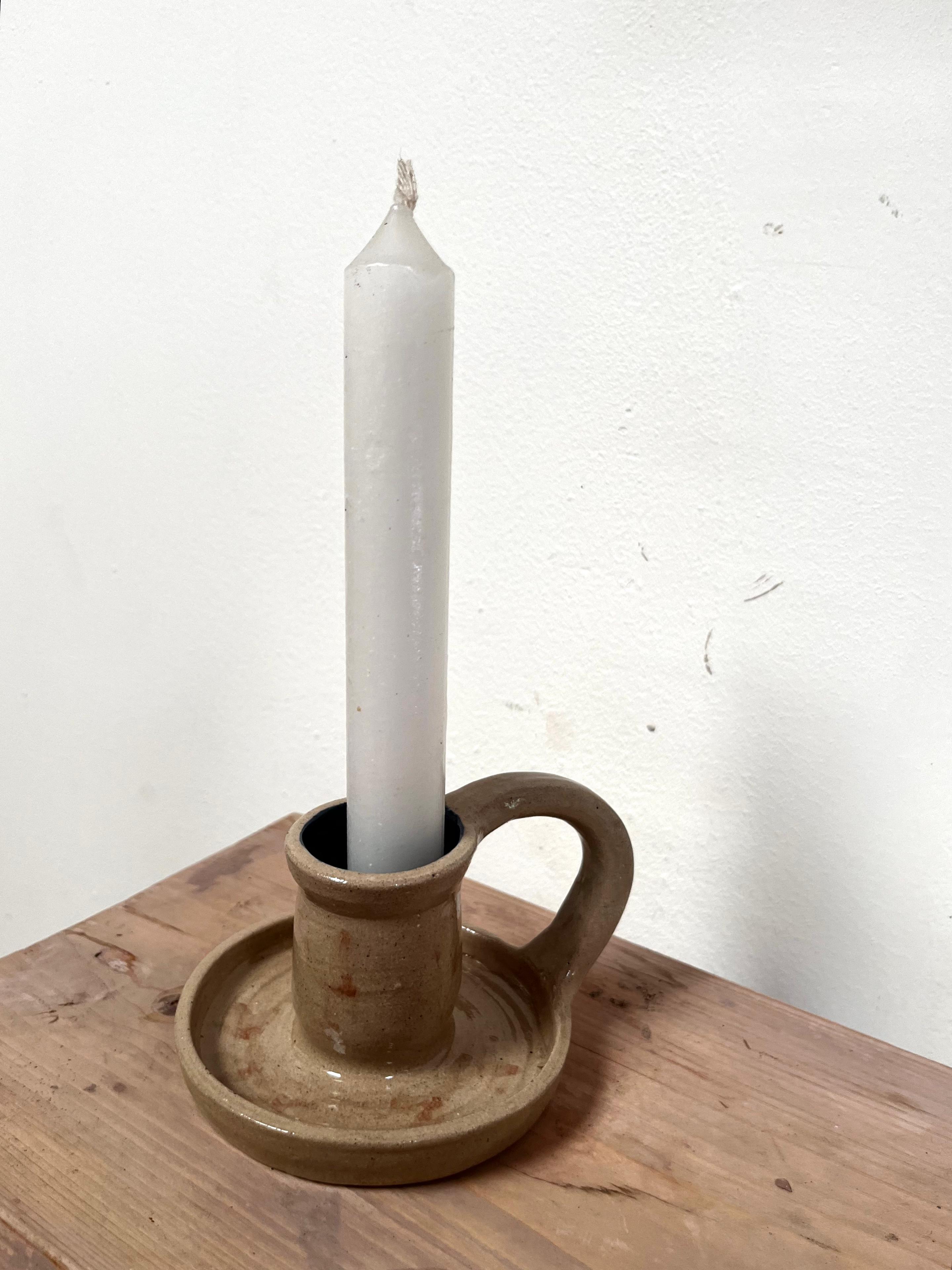 Candelabro artesanal con asa - clases de ceramica Medellín