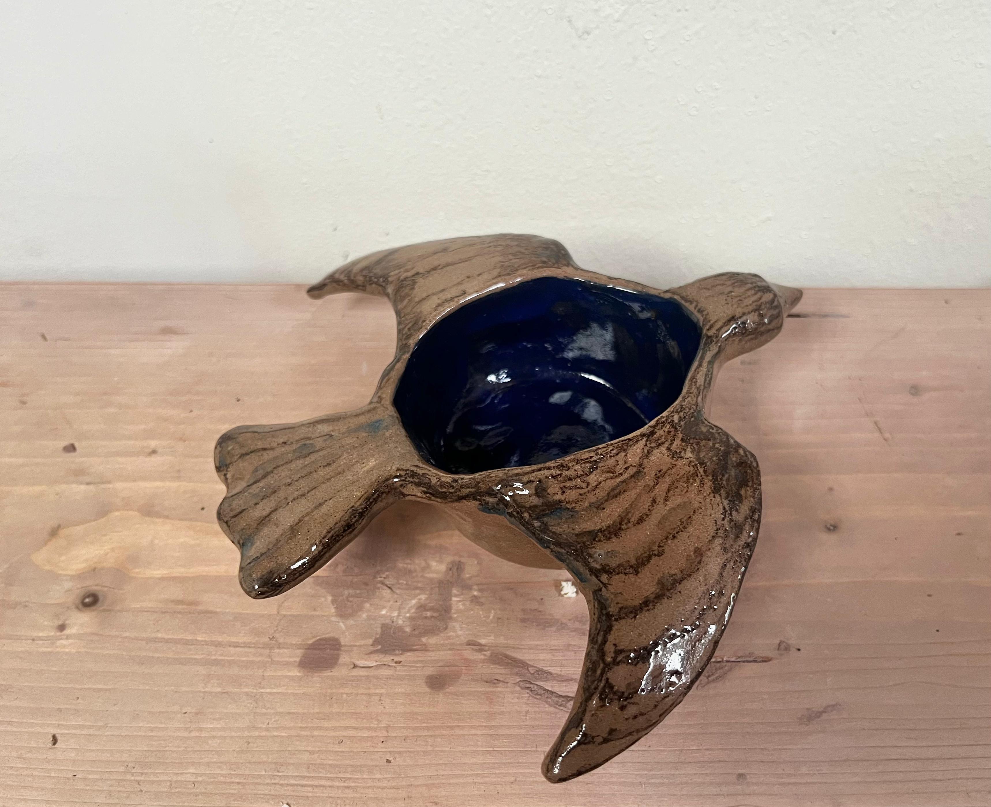 Joyero de cerámica con golondrina - taller de ceramica Medellín